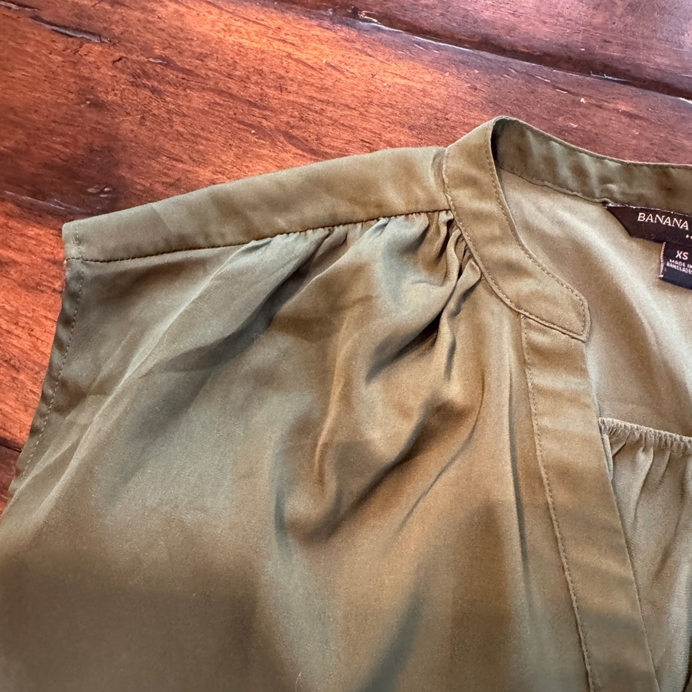 Women's Banana Republic Green Sleeveless Top- Size XS - Picture 6 of 8